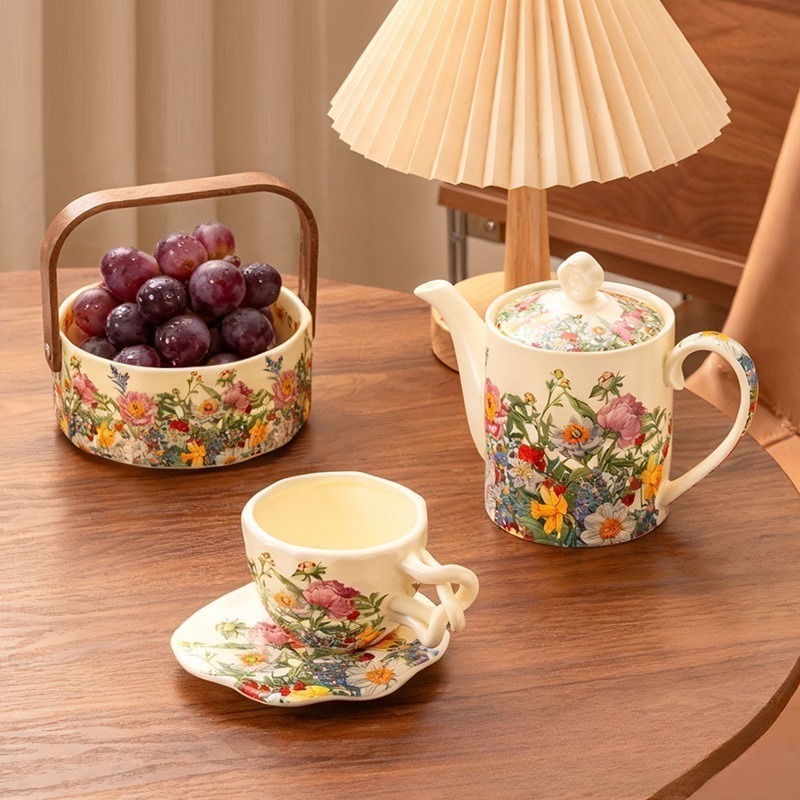 Coffee Tea Gift Basket - Europäisches Vintage Blumen-Keramik-Teeservice, 750ml Teekanne, 280ml